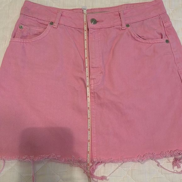 NWOT Topshop Moto Bubblegum Pink Distressed Mini Skirt Size 6 - Picture 9 of 11